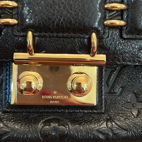 Louis Vuitton Black
My Deer Rebelle Shoulder Bag Monogram Embossed Deerskin - Picture 10 of 10